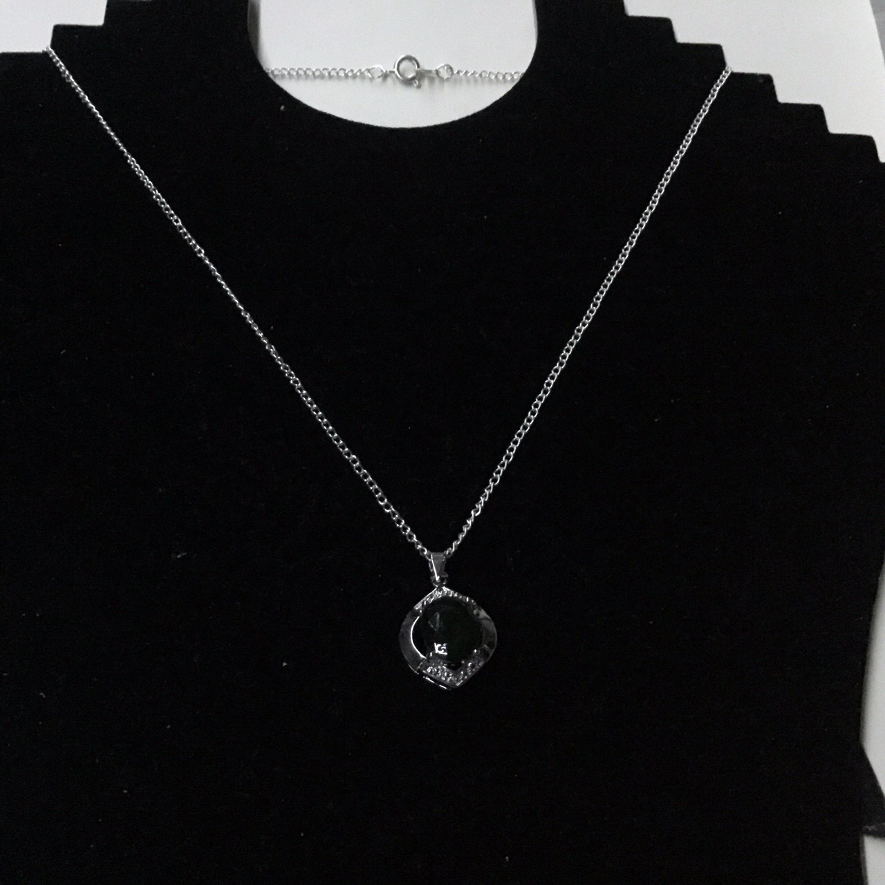 Green Crystal Rhinestones Pendant Necklace - Image 11