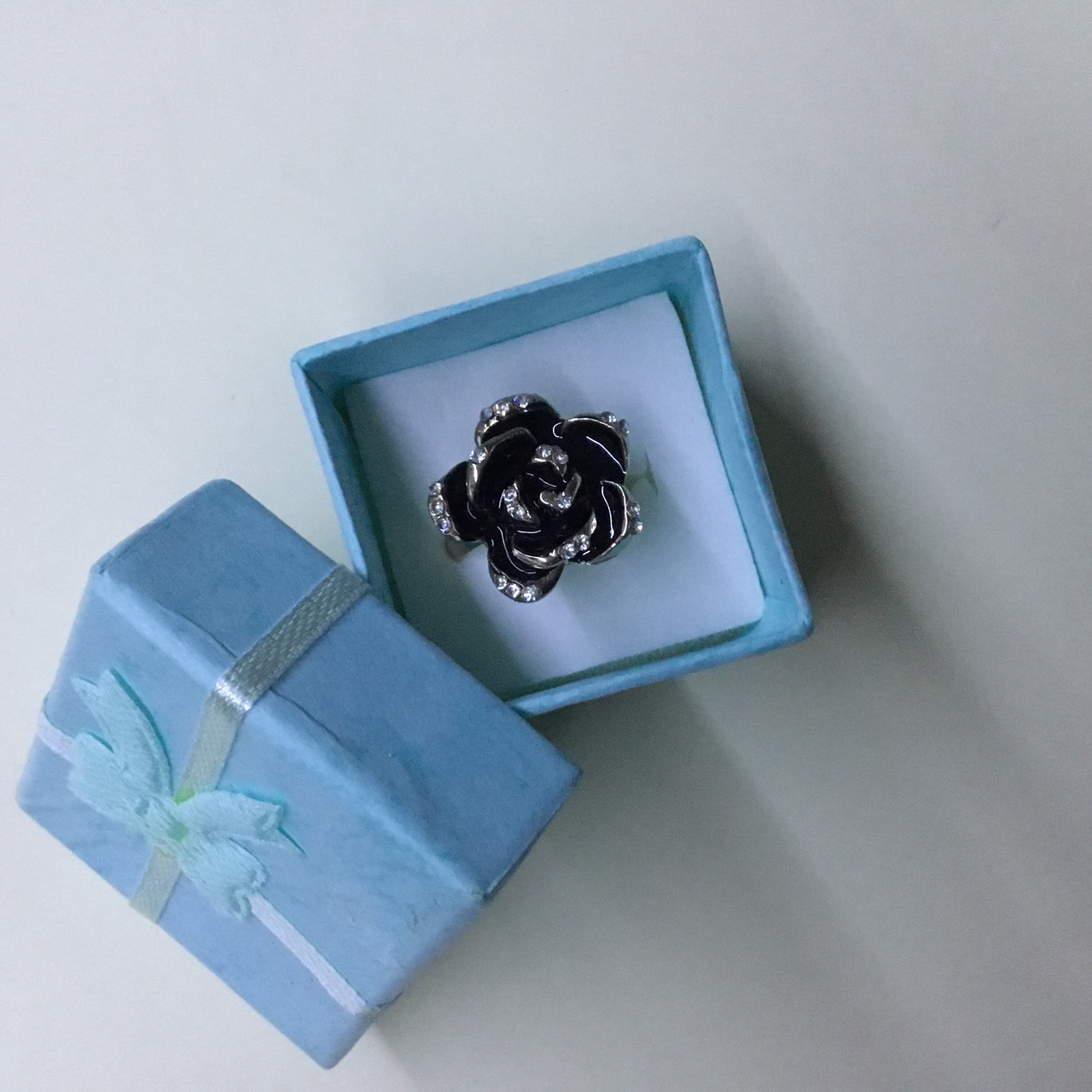 Enamel Black Rose Golden Women Ring Fashion Jewelry - Image 3