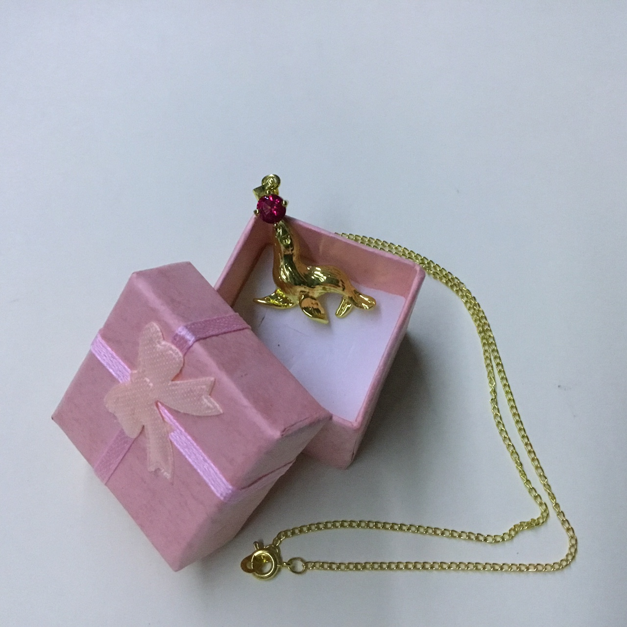 Crystal Zirconia Red Rhinestone Seal Golden Colour Women Necklace - Image 4