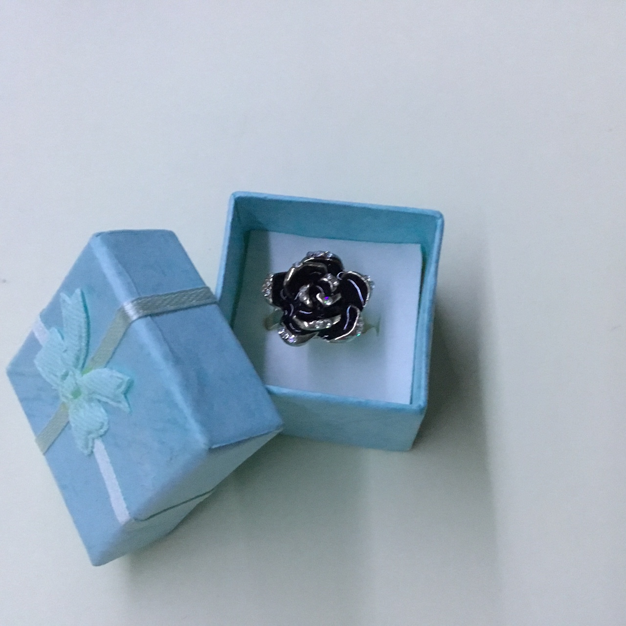 Enamel Black Rose Golden Women Ring Fashion Jewelry - Image 2