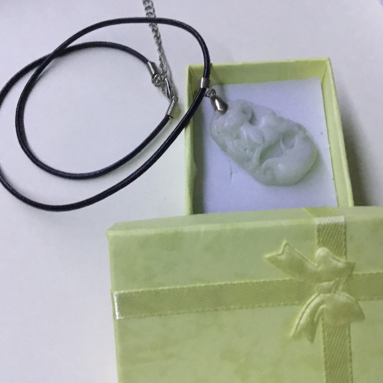 Handmade Carved Sheep White & Grey Jade Stone Colour Women Leather Necklace - Image 3